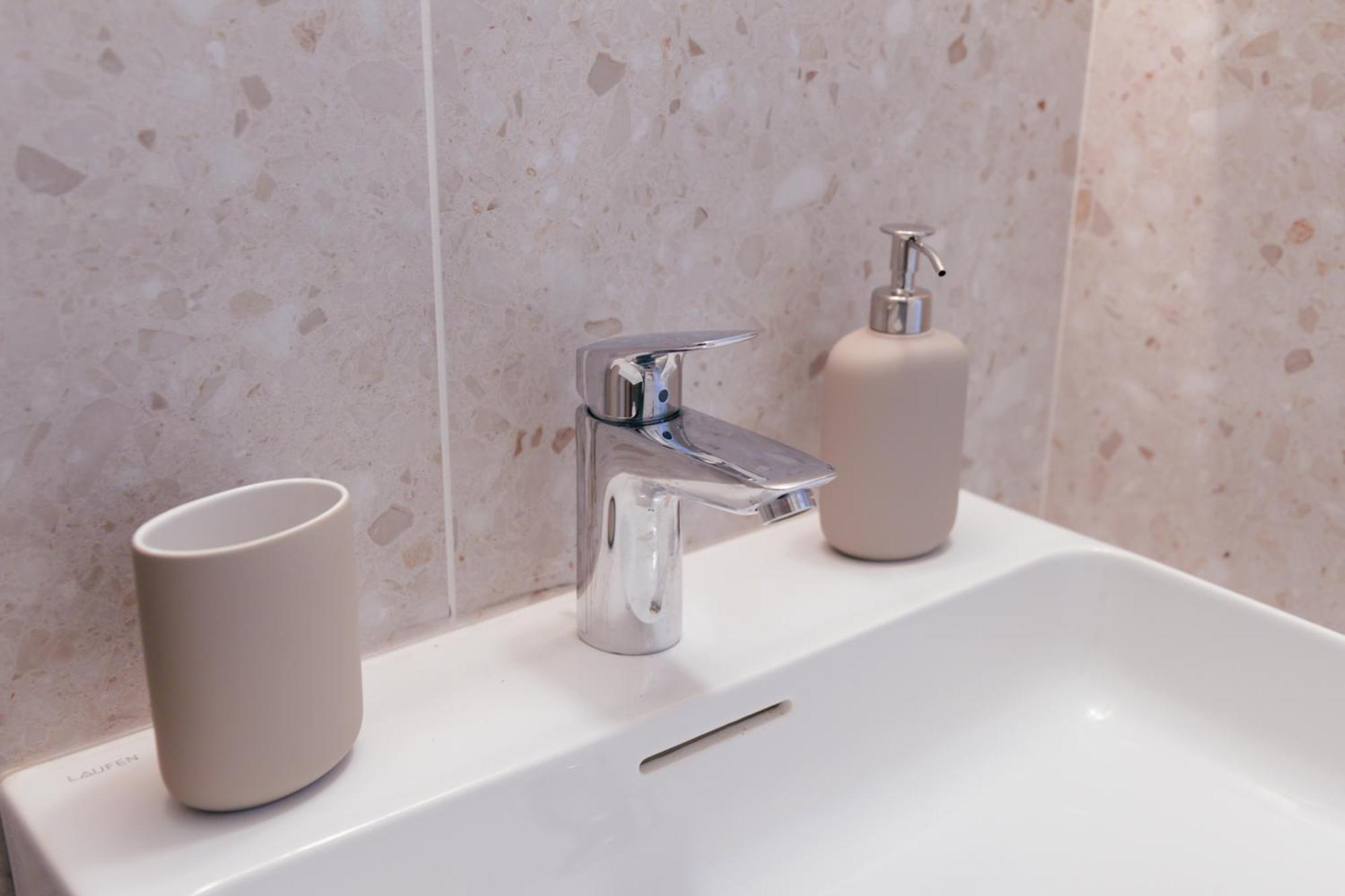 Luxury 2 Bedroom New With Private Parking Apartment Ljubljana