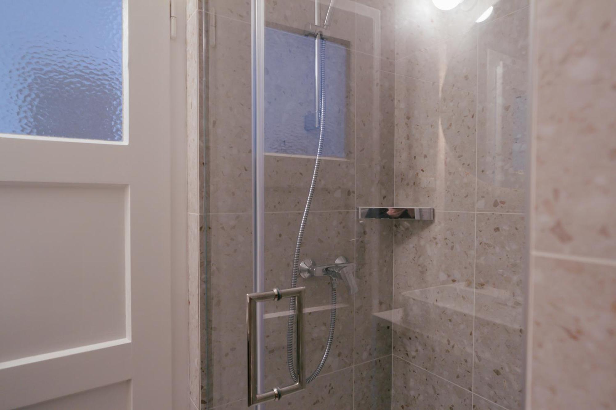 Luxury 2 Bedroom New With Private Parking Apartment Ljubljana
